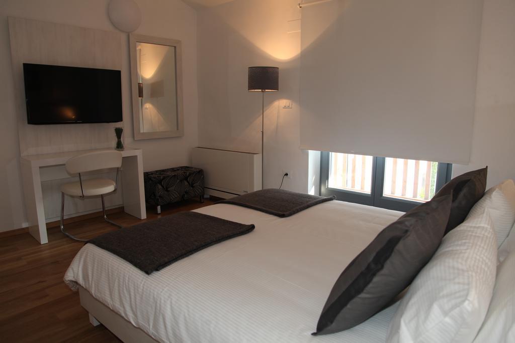 Boutique Hotel Dvor Dobrovo Værelse billede