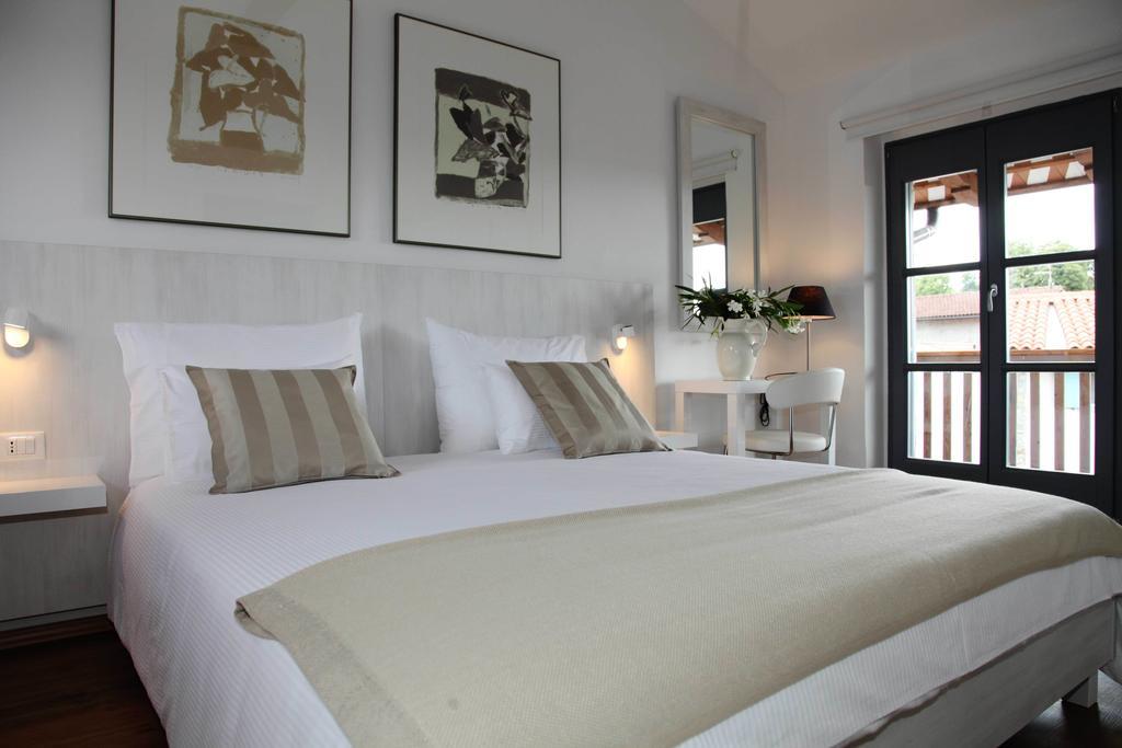 Boutique Hotel Dvor Dobrovo Værelse billede
